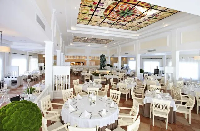 All Inclusive Luxury Bahia Principe Ambar Punta Cana restaurant